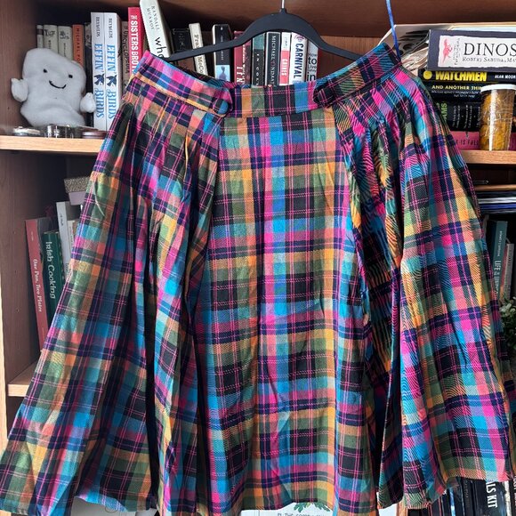 NWT Voodoo Vixen Size UK 12/ US 8 Multicolour Plaid Skirt with Waist Button Deta - Picture 1 of 7